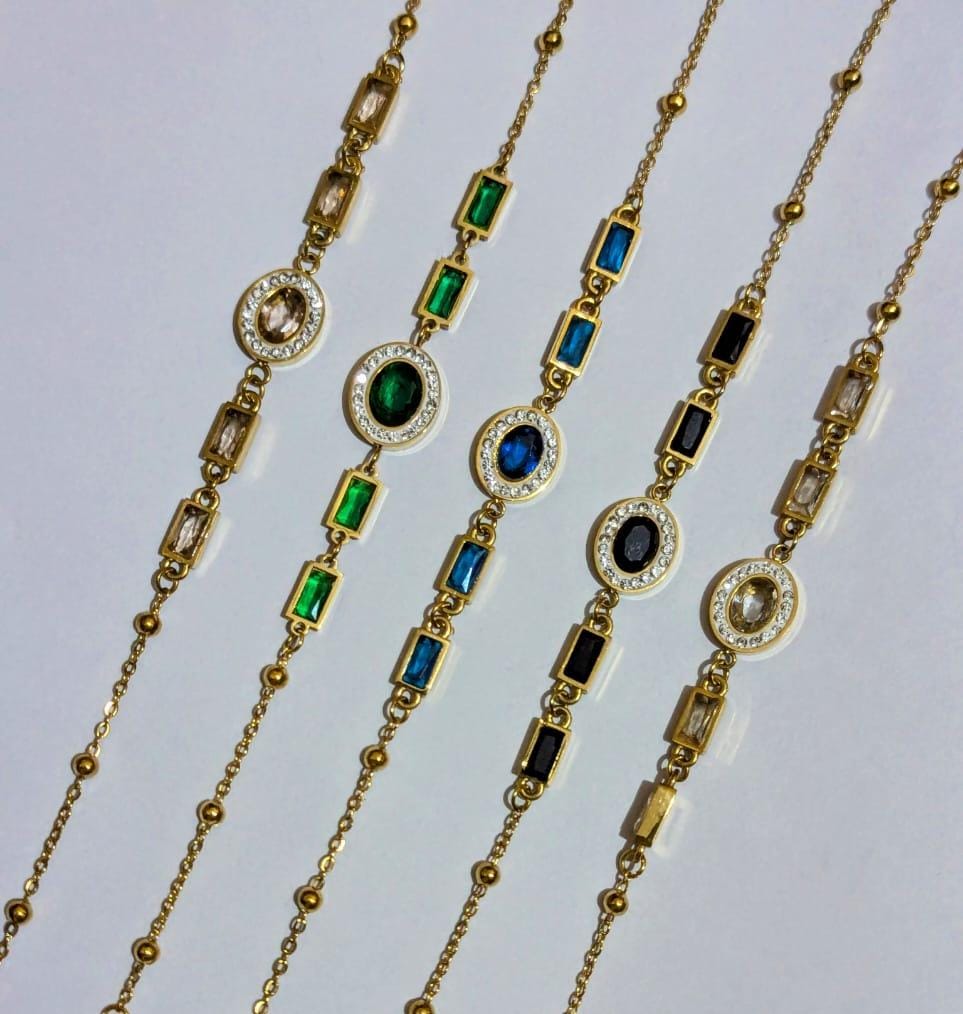 E.B Belle Oval Bracelet